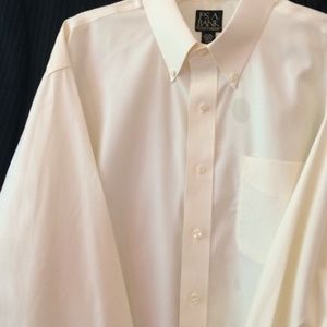 Jos. A Banks Travellers collection Fit Tab Collar